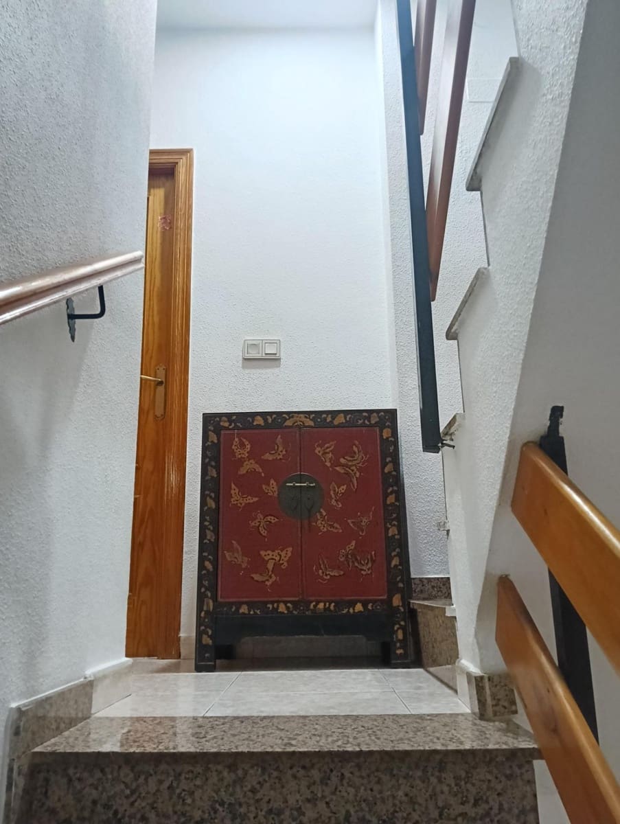 4 sovrum Radhus till salu i Torrevieja med pool - 187 900 € (Ref: 9831370)