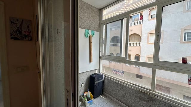 2 slaapkamer Appartement te koop in Torrevieja - € 119.900 (Ref: 9831378)