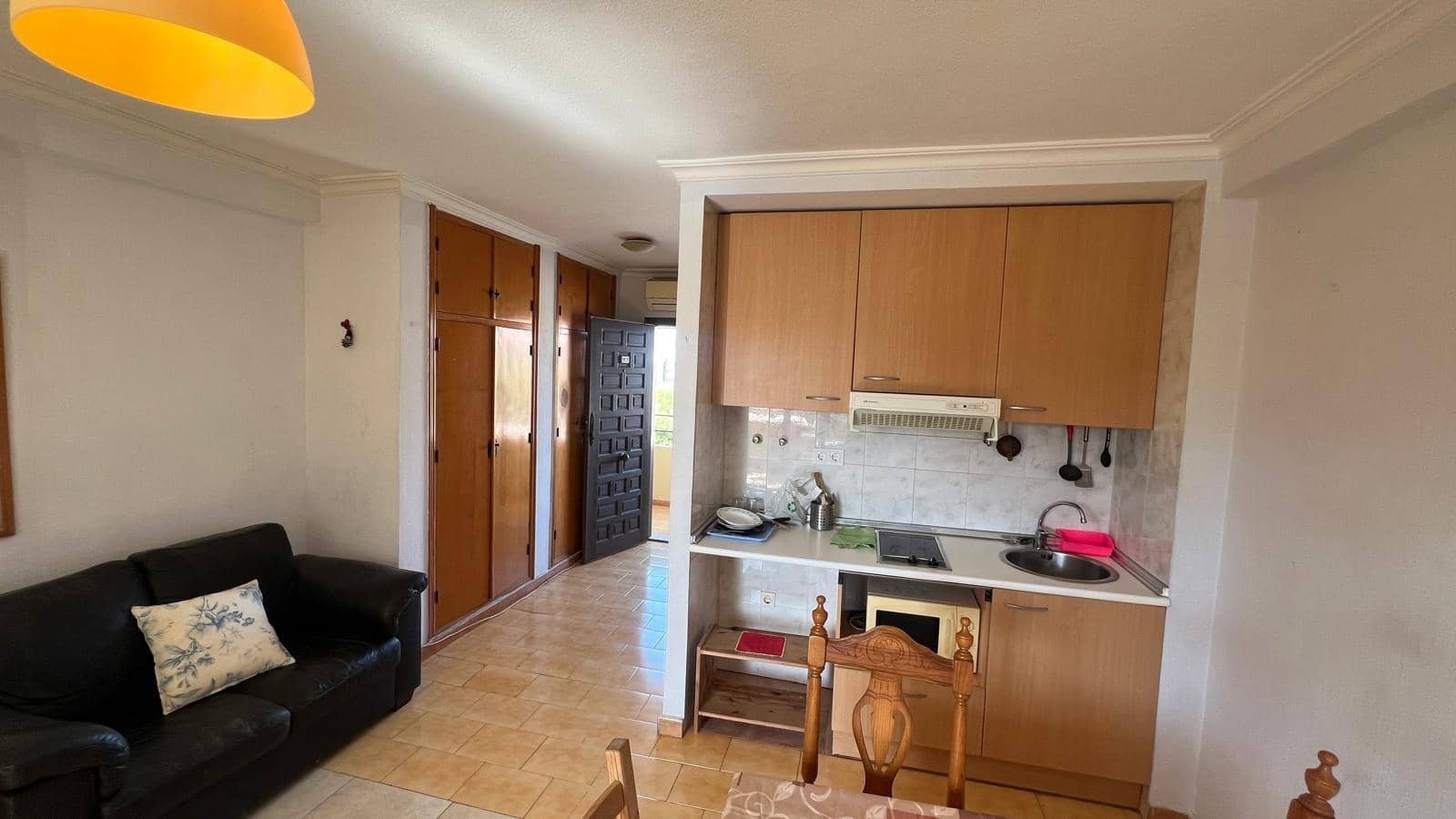 Estudio de 1 habitación en Torrevieja en venta - 83.900 € (Ref: 9831401)