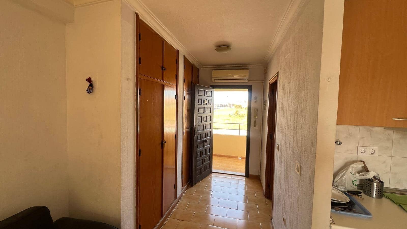 Estudio de 1 habitación en Torrevieja en venta - 83.900 € (Ref: 9831401)