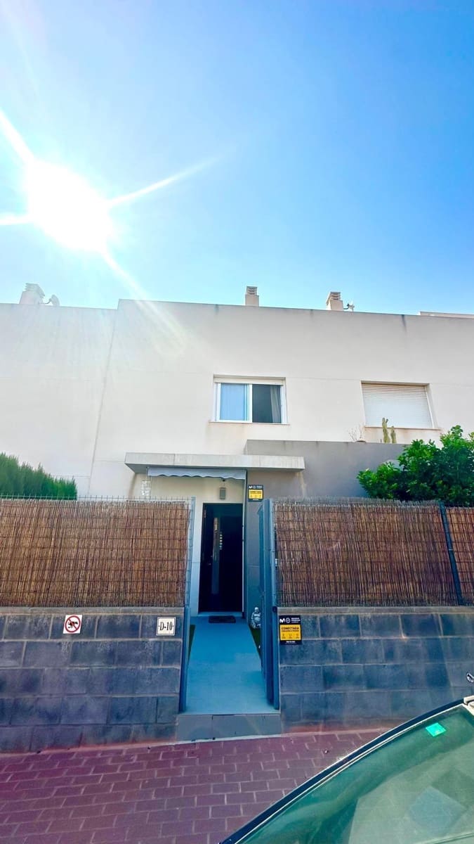 2 bedroom Terraced Villa for sale in Torrevieja with pool - € 274,900 (Ref: 9831425)