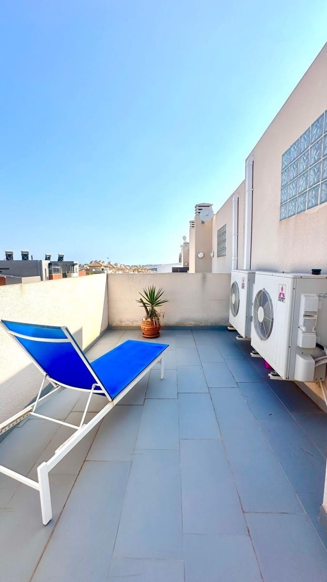 2 bedroom Terraced Villa for sale in Torrevieja with pool - € 274,900 (Ref: 9831425)