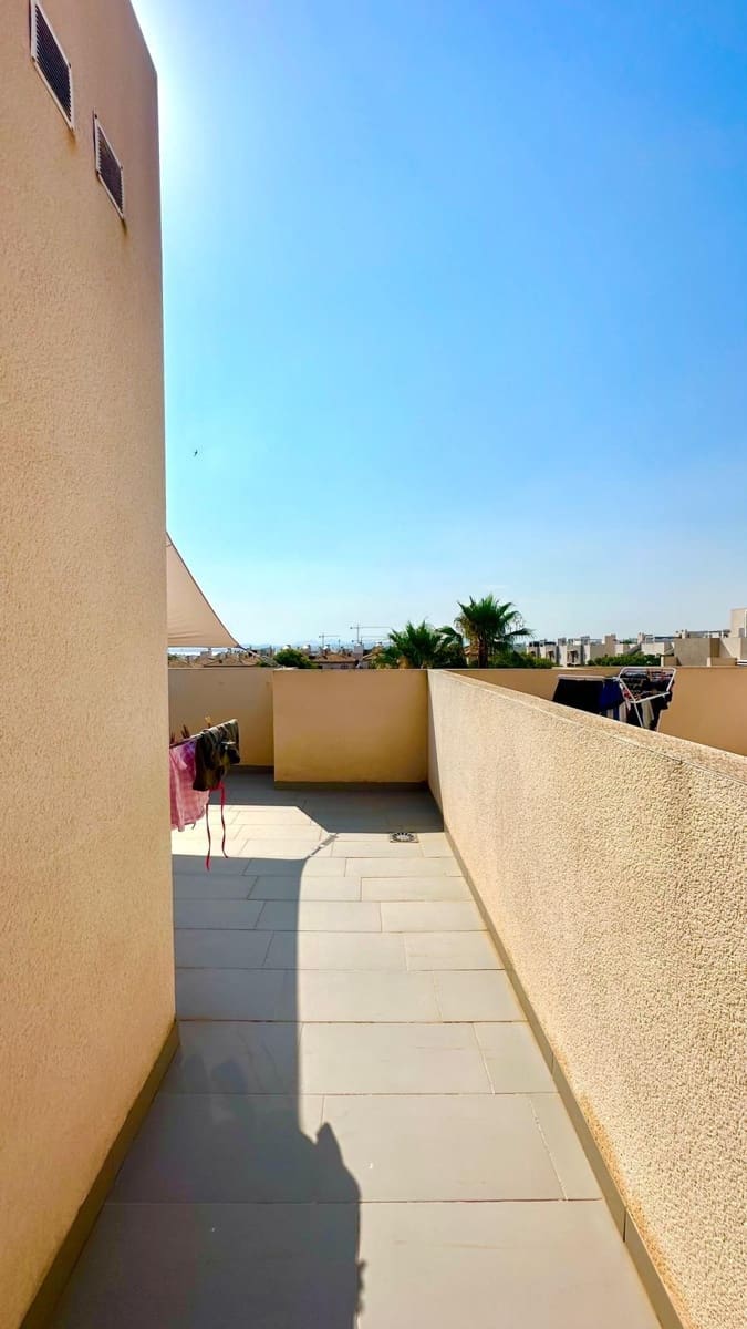 2 bedroom Terraced Villa for sale in Torrevieja with pool - € 274,900 (Ref: 9831425)