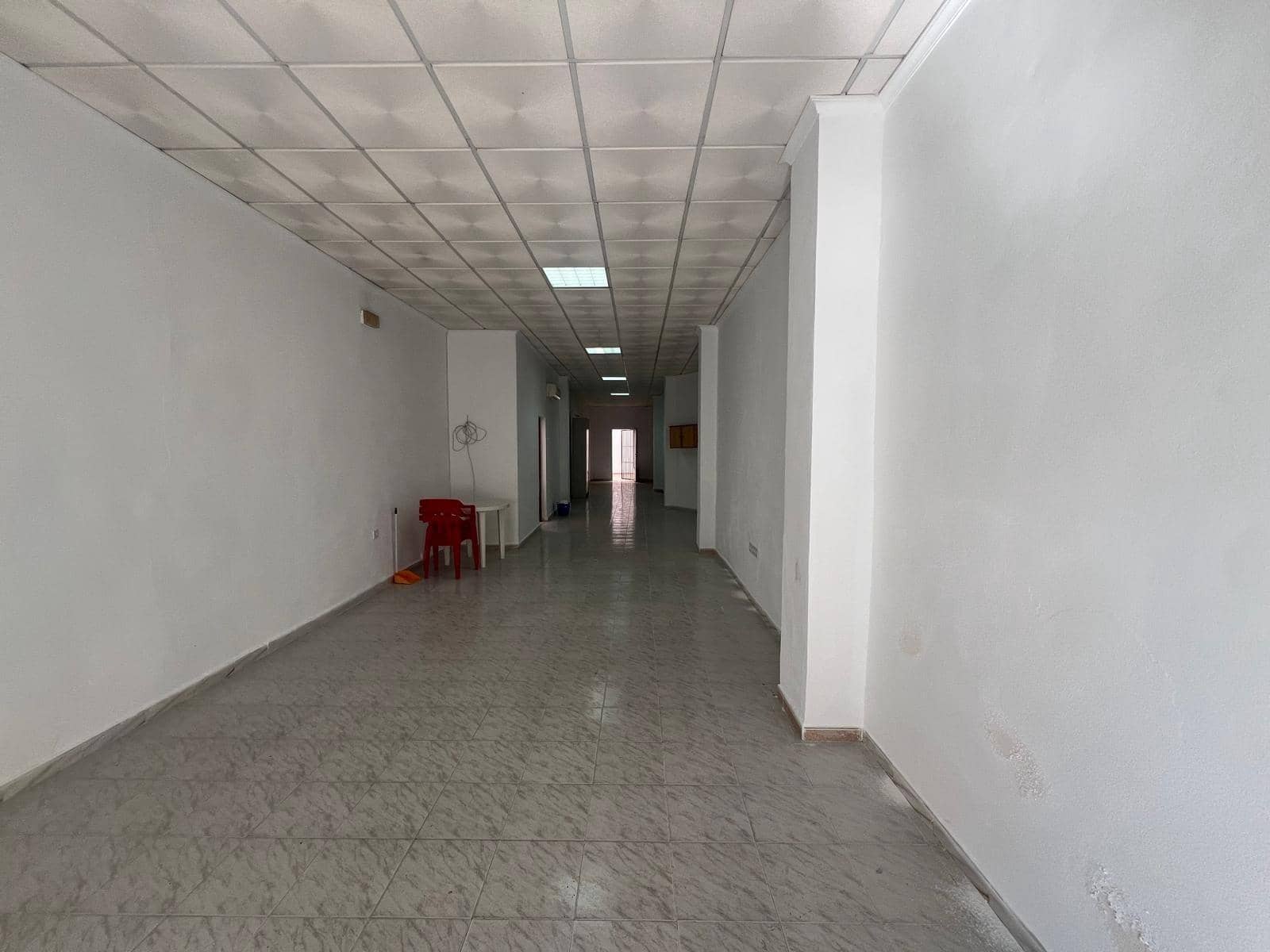 Local Comercial en Torrevieja en venta - 134.900 € (Ref: 9831427)