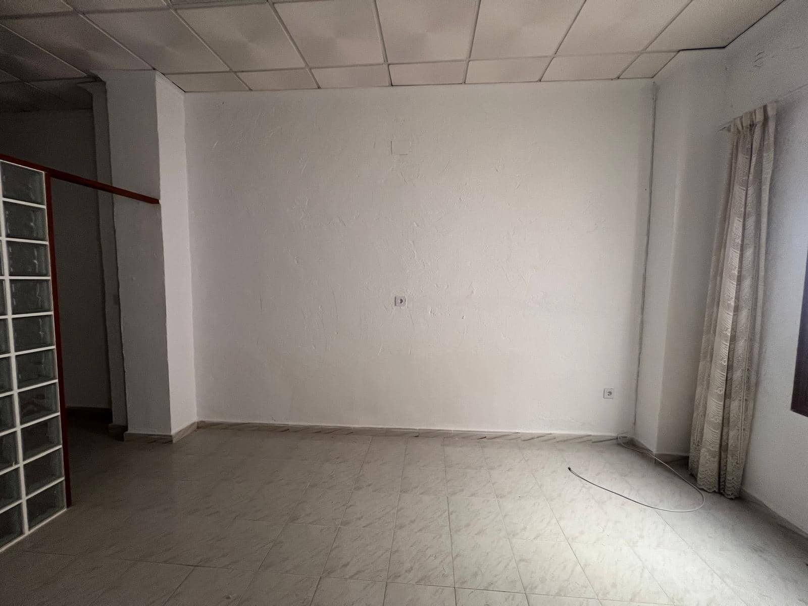 Local Comercial en Torrevieja en venta - 134.900 € (Ref: 9831427)