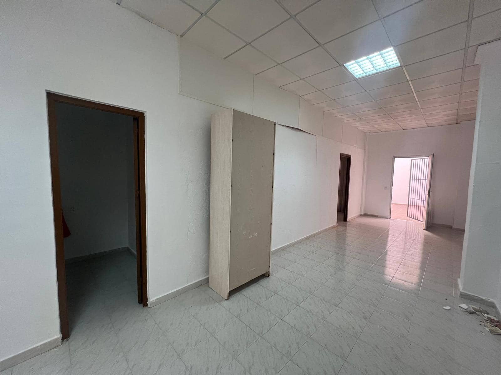 Local Comercial en Torrevieja en venta - 134.900 € (Ref: 9831427)