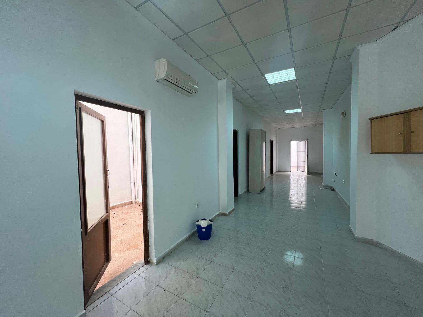 Local Comercial en Torrevieja en venta - 134.900 € (Ref: 9831427)