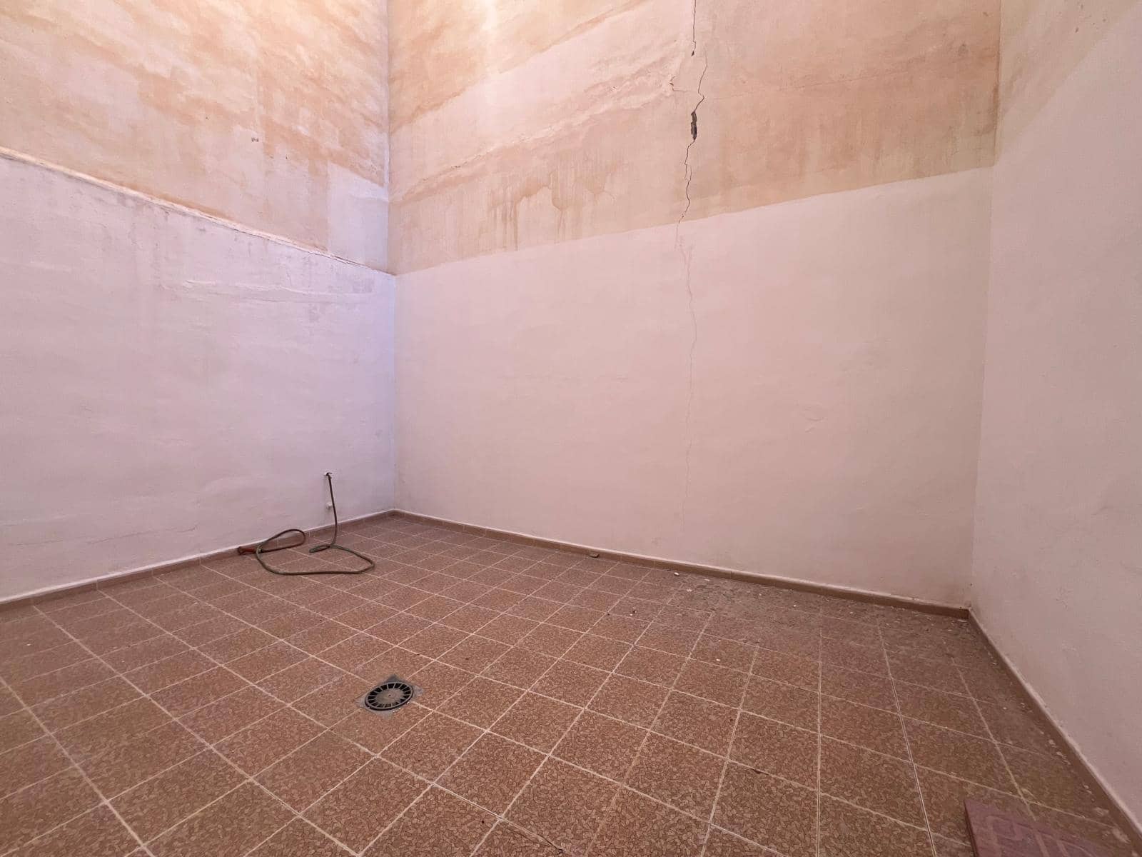 Local Comercial en Torrevieja en venta - 134.900 € (Ref: 9831427)