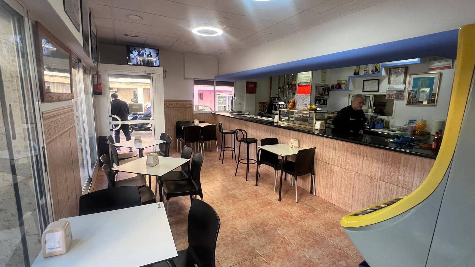 Komercyjne na sprzedaż w Torrevieja - 179 900 € (Ref: 9831428)