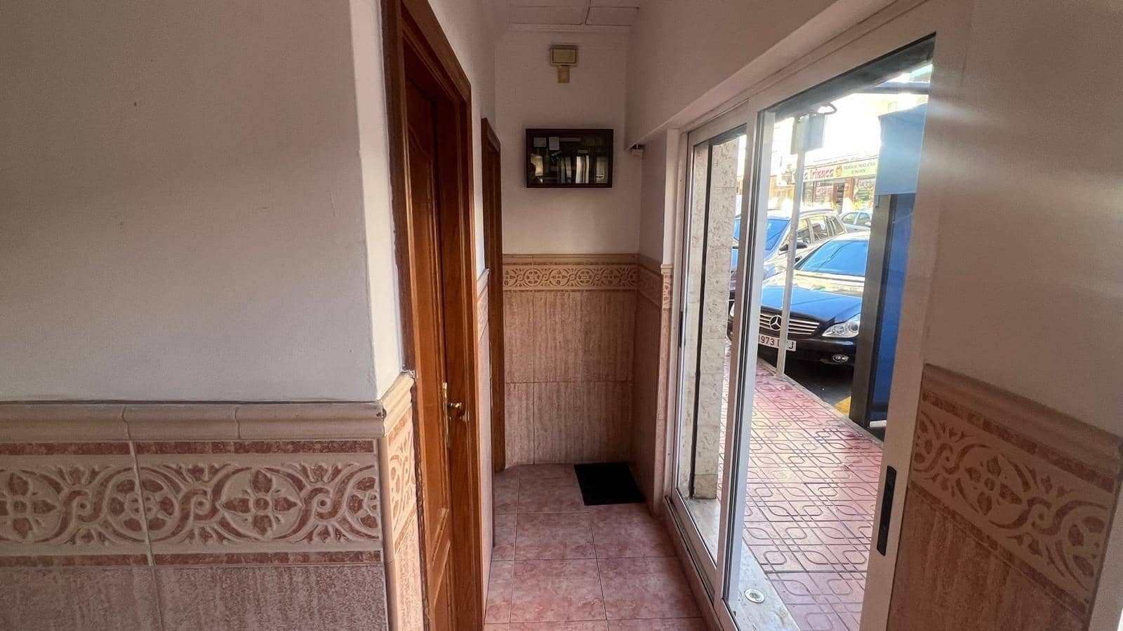Komercyjne na sprzedaż w Torrevieja - 179 900 € (Ref: 9831428)