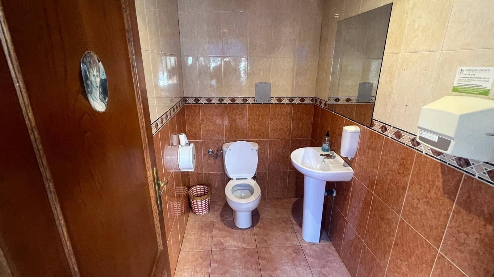 Komercyjne na sprzedaż w Torrevieja - 179 900 € (Ref: 9831428)