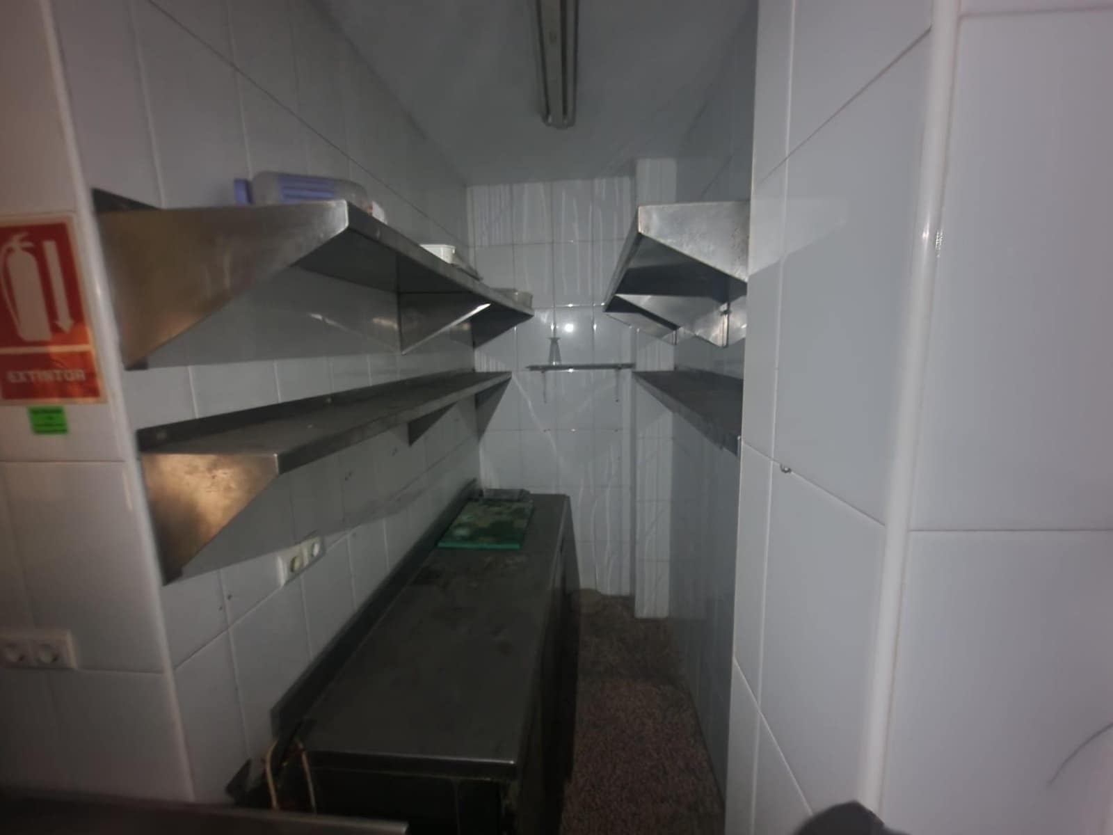 Local Comercial en Torrevieja en venta - 129.900 € (Ref: 9831452)