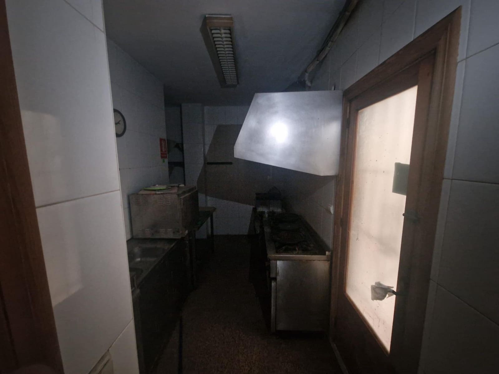 Local Comercial en Torrevieja en venta - 129.900 € (Ref: 9831452)