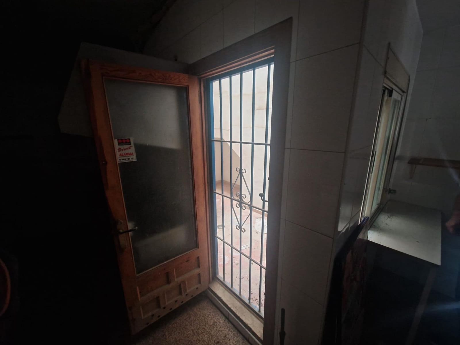 Local Comercial en Torrevieja en venta - 129.900 € (Ref: 9831452)