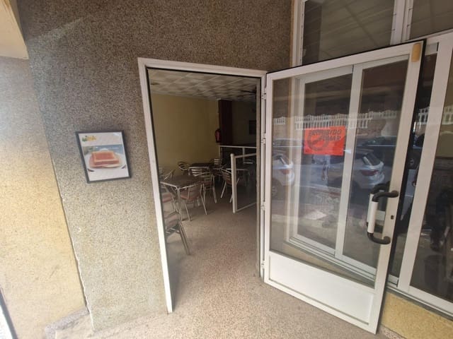 Comercial para venda em Torrevieja - 129 900 € (Ref: 9831452)