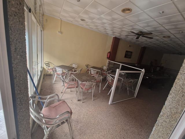 Comercial para venda em Torrevieja - 129 900 € (Ref: 9831452)