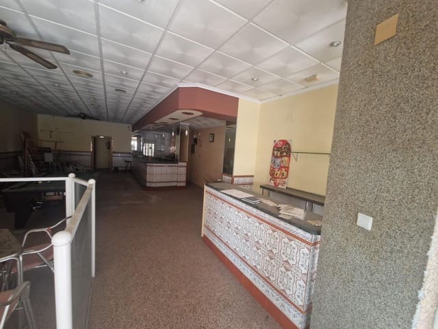 Comercial para venda em Torrevieja - 129 900 € (Ref: 9831452)
