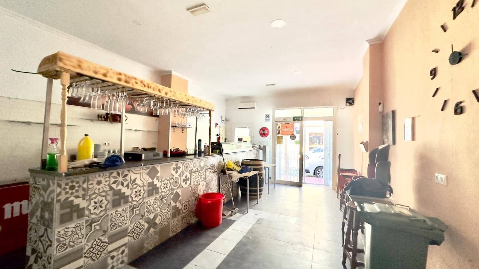 Komercyjne na sprzedaż w Torrevieja - 159 900 € (Ref: 9831480)