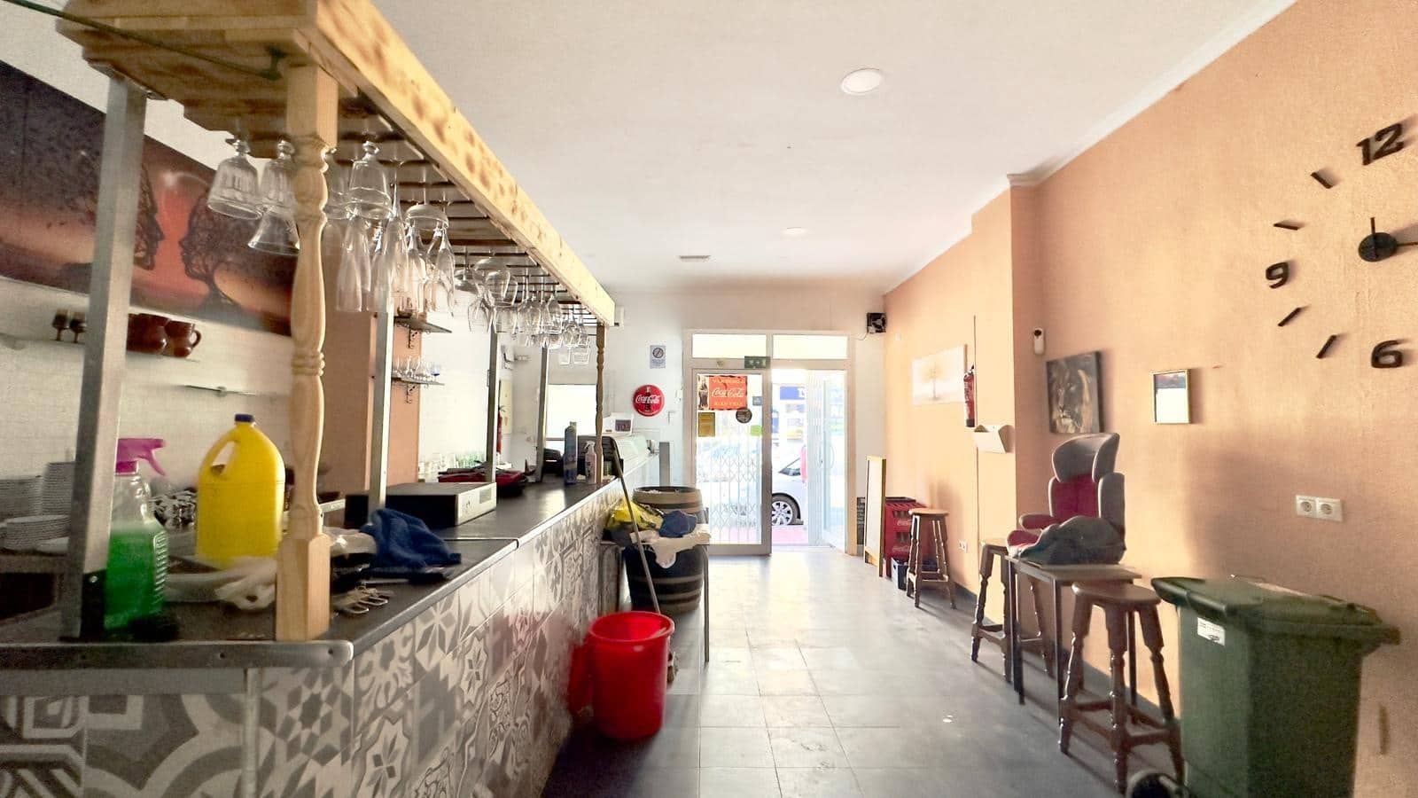 Komercyjne na sprzedaż w Torrevieja - 159 900 € (Ref: 9831480)