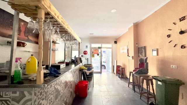 Komercyjne na sprzedaż w Torrevieja - 159 900 € (Ref: 9831480)