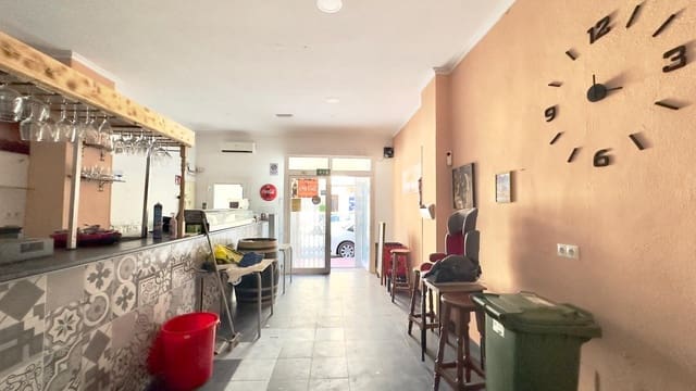Komercyjne na sprzedaż w Torrevieja - 159 900 € (Ref: 9831480)