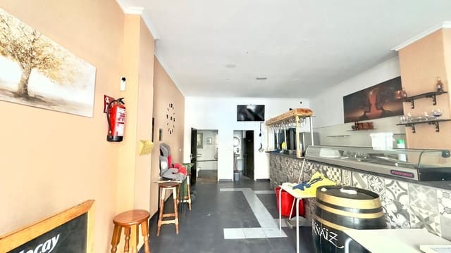 Komercyjne na sprzedaż w Torrevieja - 159 900 € (Ref: 9831480)