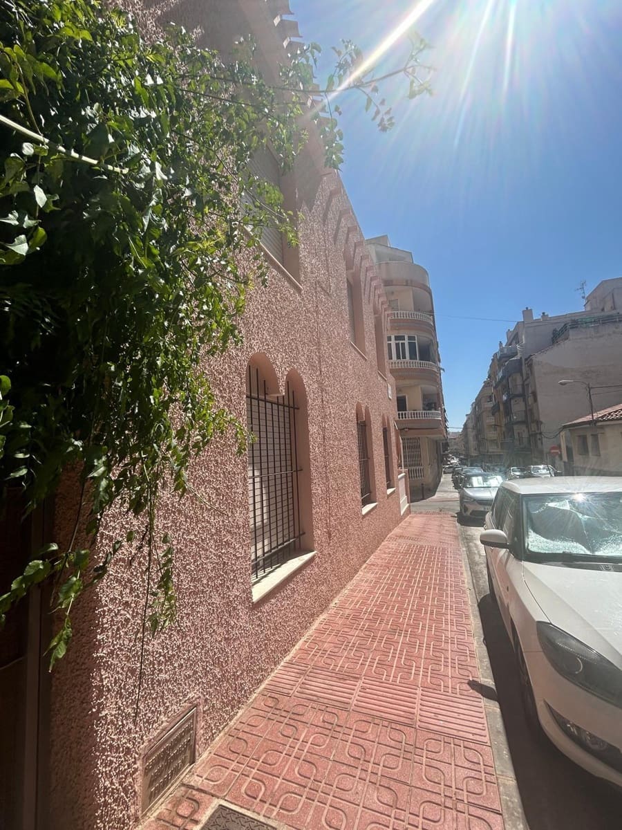 3 soveværelse Rækkehus til salg i Torrevieja - € 229.900 (Ref: 9831508)