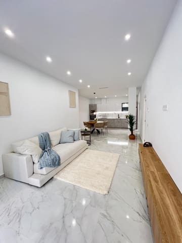 2 Zimmer Apartment zu verkaufen in Torrevieja - 269.000 € (Ref: 9831512)