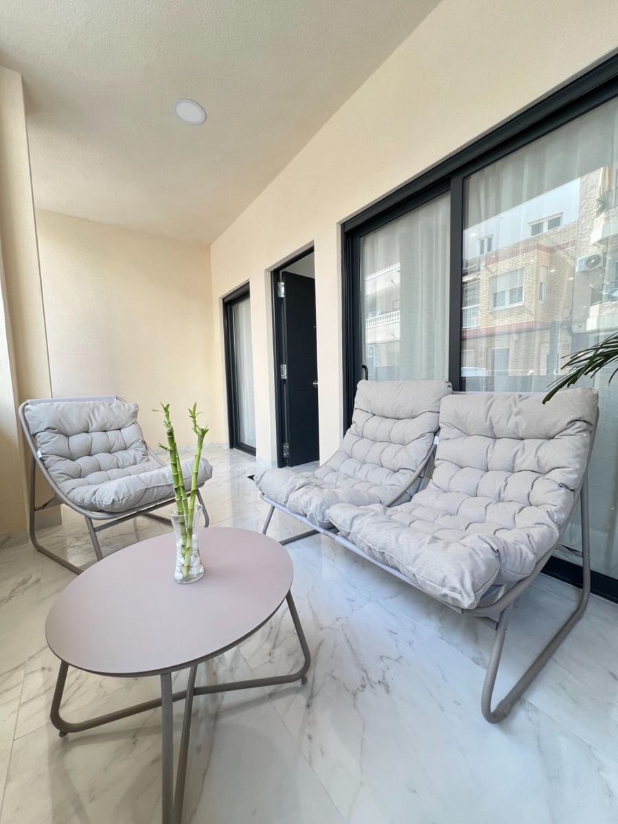 2 Zimmer Apartment zu verkaufen in Torrevieja - 269.000 € (Ref: 9831512)