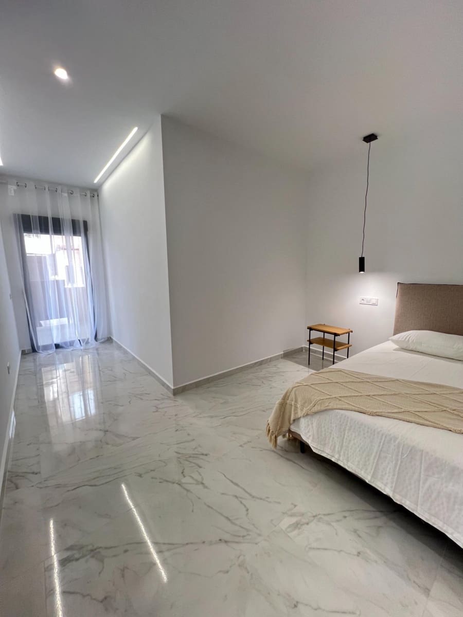 2 Zimmer Apartment zu verkaufen in Torrevieja - 269.000 € (Ref: 9831512)