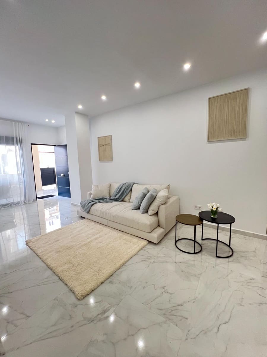 2 Zimmer Apartment zu verkaufen in Torrevieja - 269.000 € (Ref: 9831512)