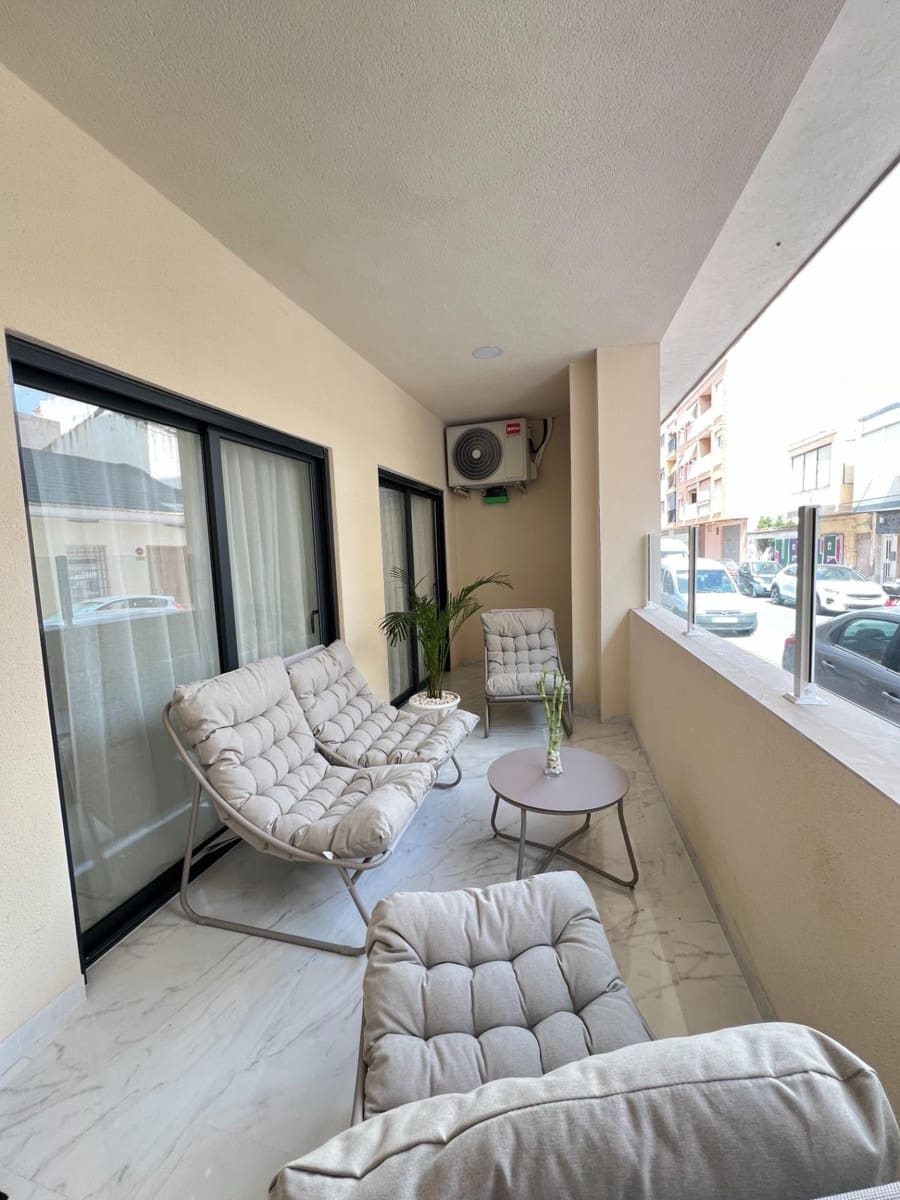 2 Zimmer Apartment zu verkaufen in Torrevieja - 269.000 € (Ref: 9831512)