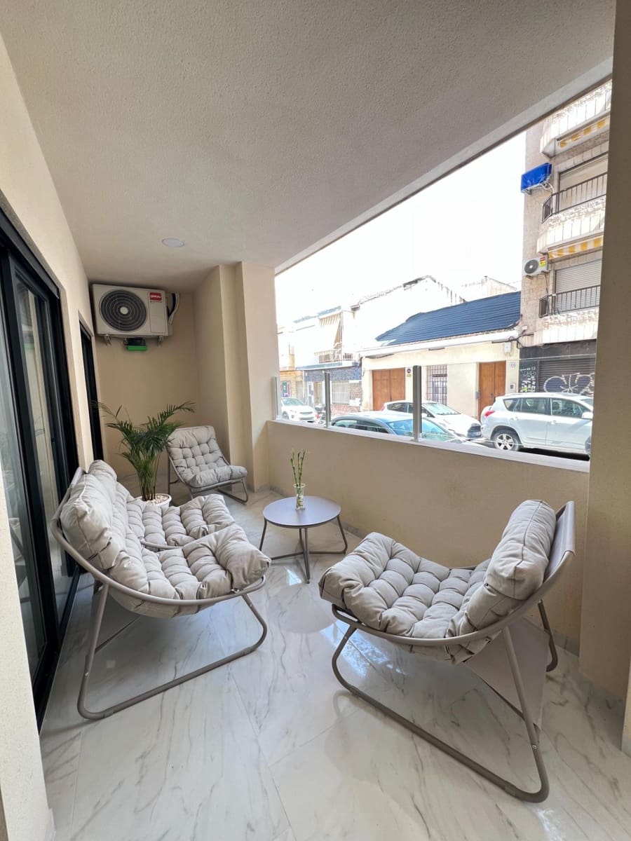 2 Zimmer Apartment zu verkaufen in Torrevieja - 269.000 € (Ref: 9831512)