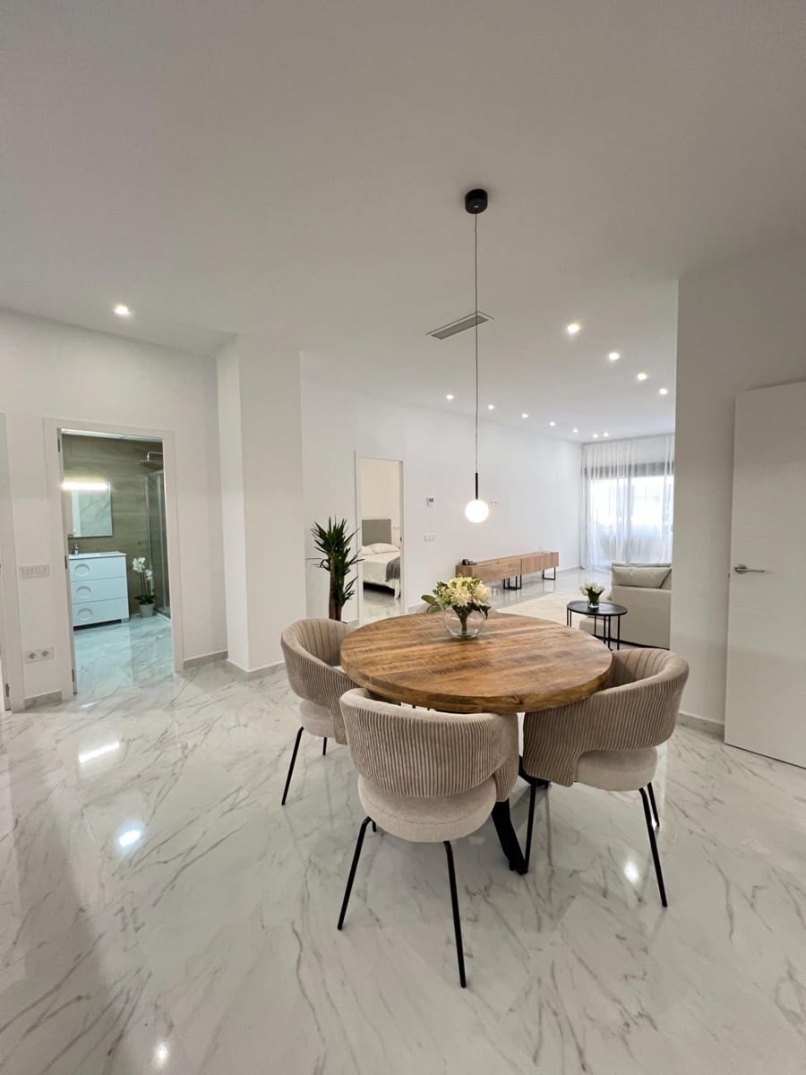2 Zimmer Apartment zu verkaufen in Torrevieja - 269.000 € (Ref: 9831512)