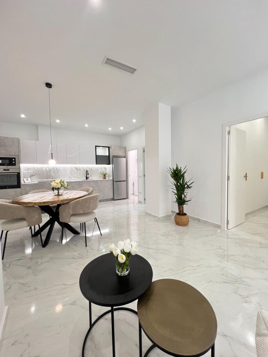 2 Zimmer Apartment zu verkaufen in Torrevieja - 269.000 € (Ref: 9831512)