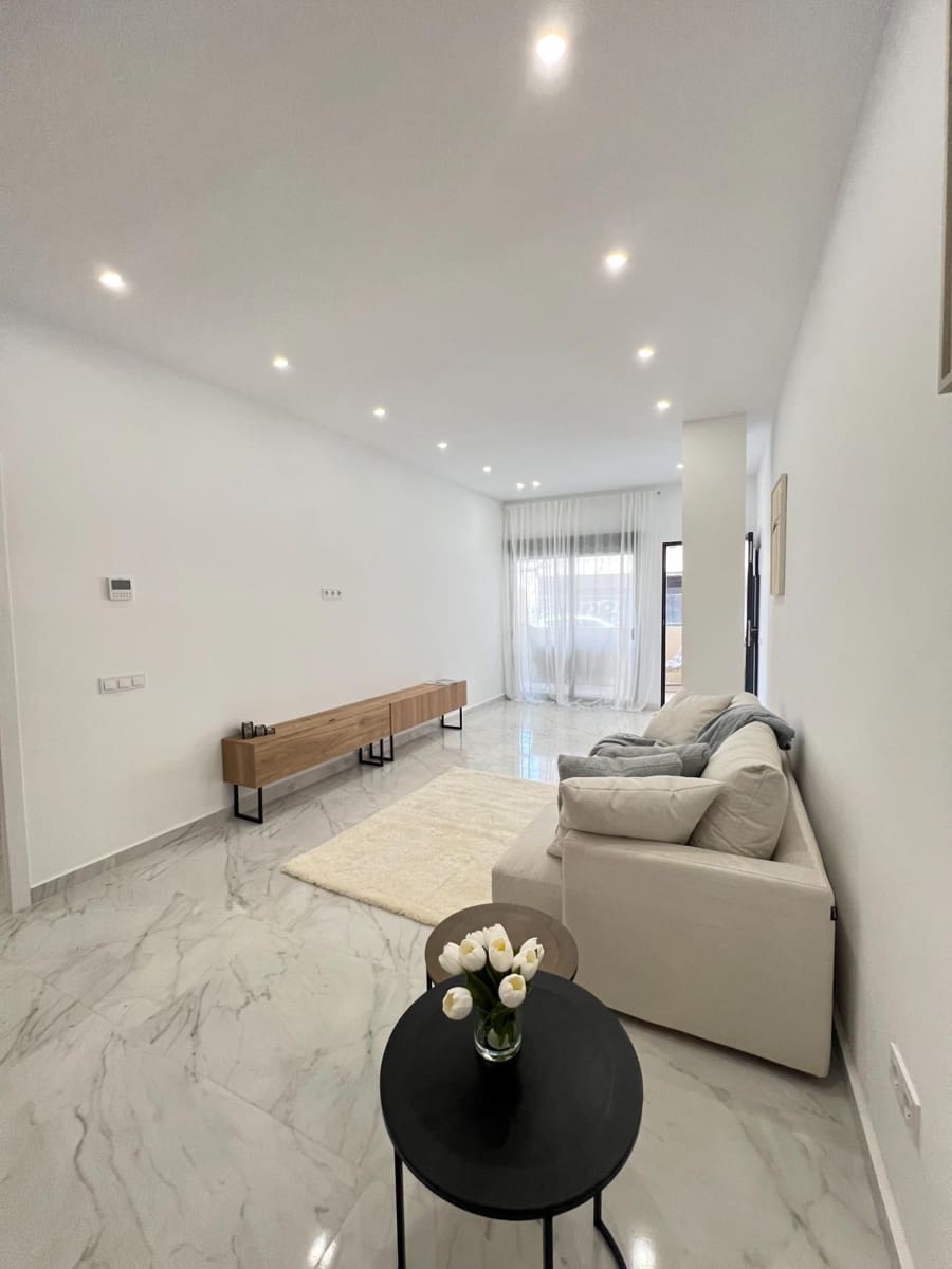 2 Zimmer Apartment zu verkaufen in Torrevieja - 269.000 € (Ref: 9831512)