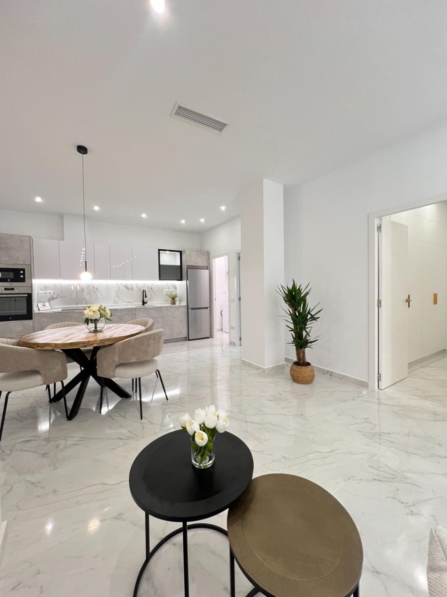2 Zimmer Apartment zu verkaufen in Torrevieja - 269.000 € (Ref: 9831512)