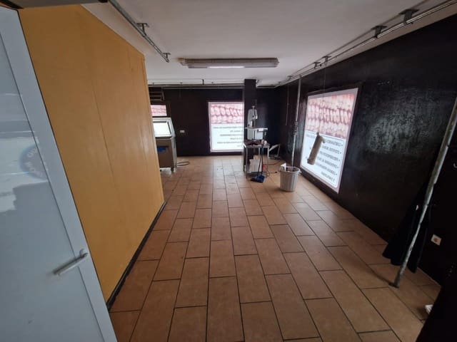 Comercial para venda em Torrevieja - 270 000 € (Ref: 9831513)