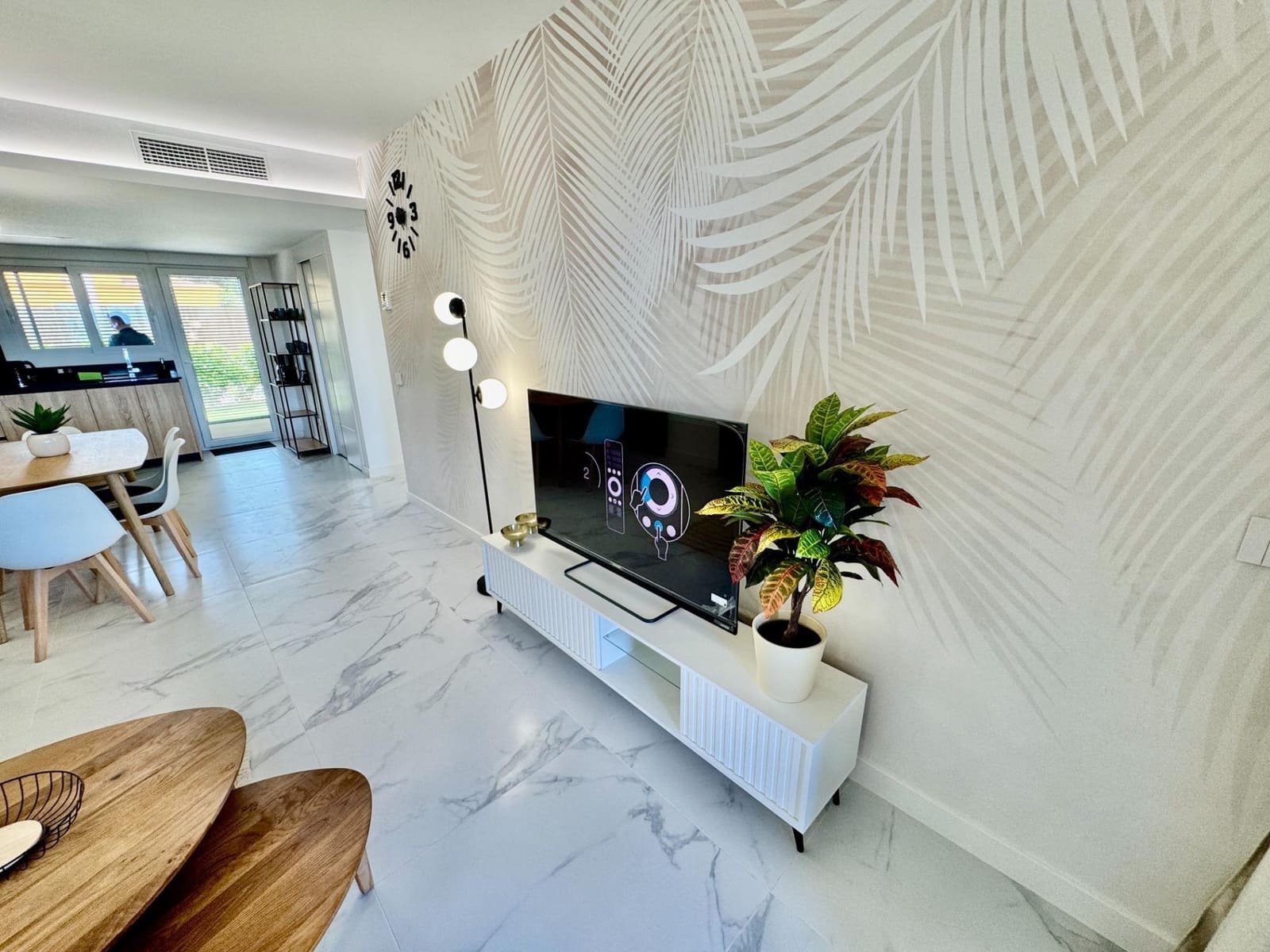 2 slaapkamer Appartement te koop in Torrevieja met zwembad - € 480.000 (Ref: 9831522)
