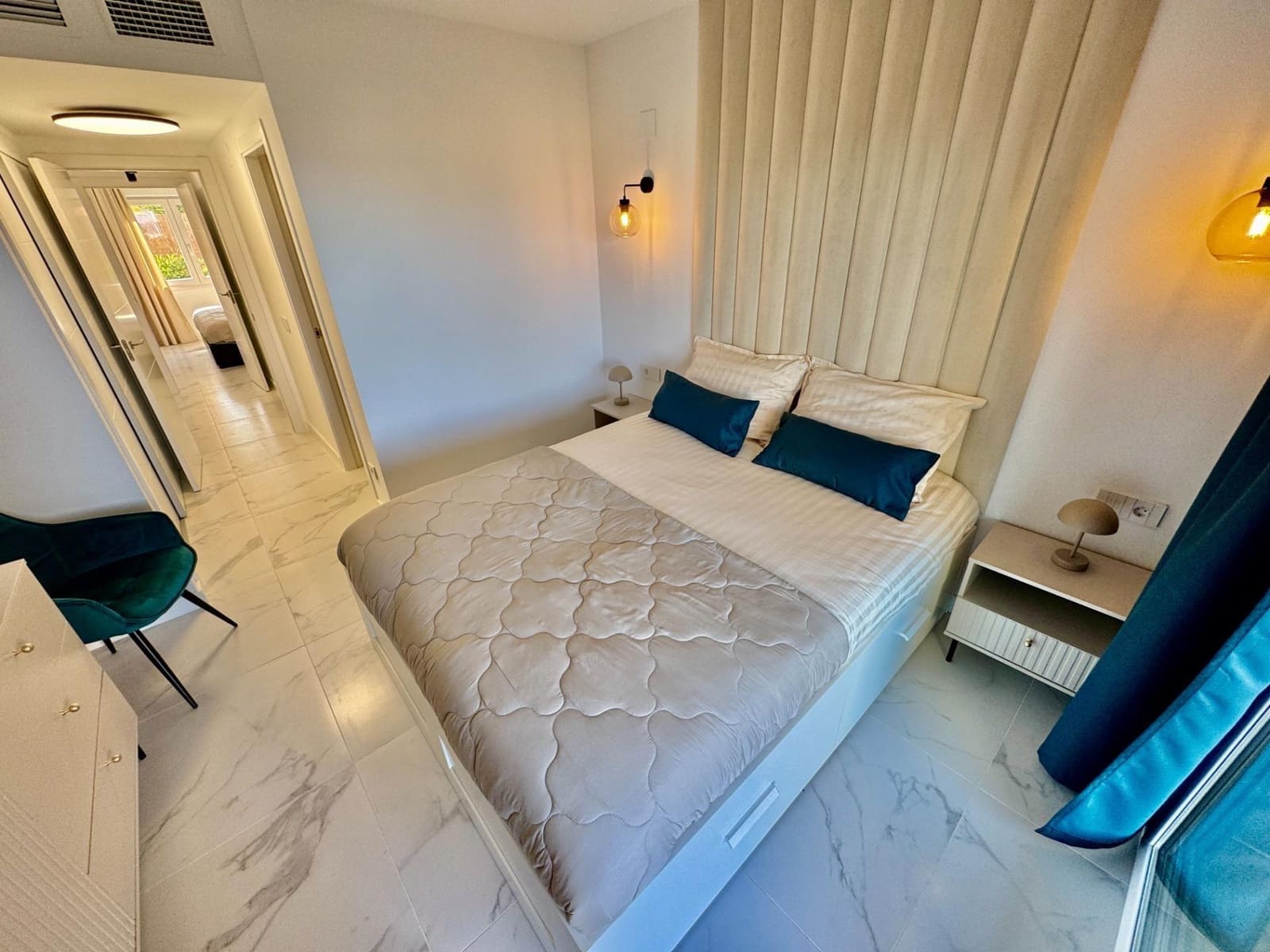 2 slaapkamer Appartement te koop in Torrevieja met zwembad - € 480.000 (Ref: 9831522)