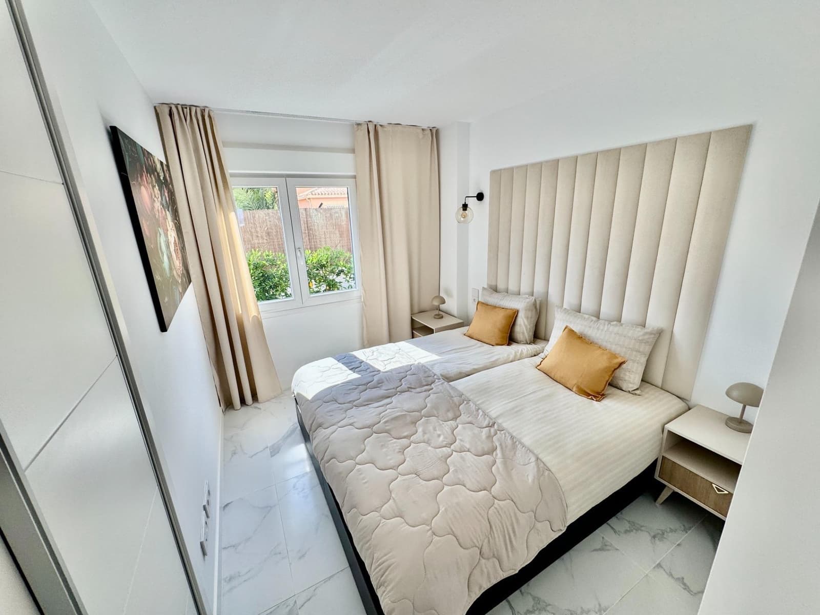 2 slaapkamer Appartement te koop in Torrevieja met zwembad - € 480.000 (Ref: 9831522)