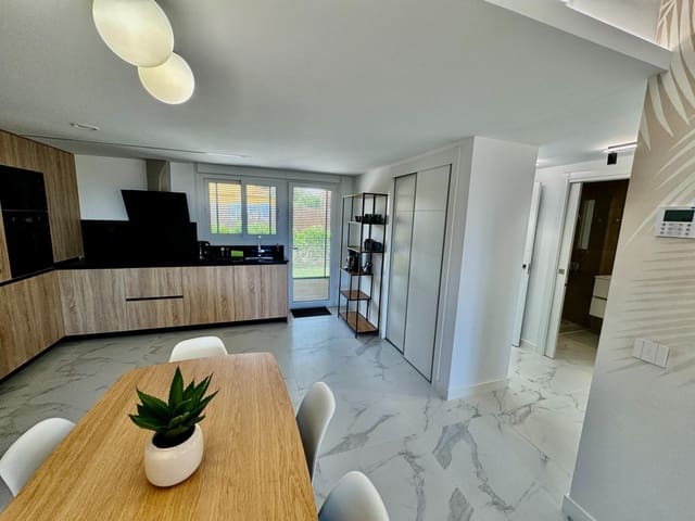 2 slaapkamer Appartement te koop in Torrevieja met zwembad - € 480.000 (Ref: 9831522)