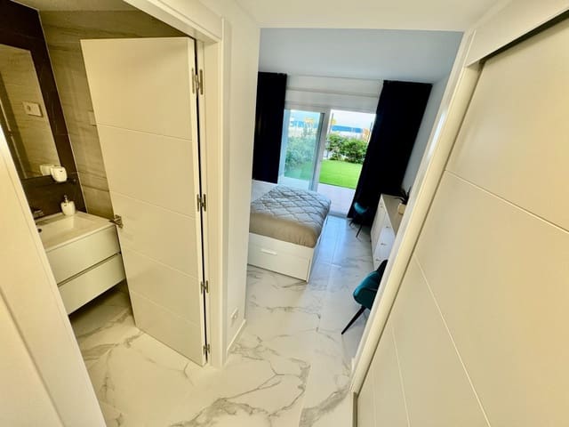 2 slaapkamer Appartement te koop in Torrevieja met zwembad - € 480.000 (Ref: 9831522)