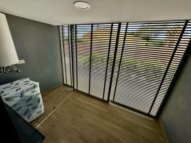2 slaapkamer Appartement te koop in Torrevieja met zwembad - € 480.000 (Ref: 9831522)