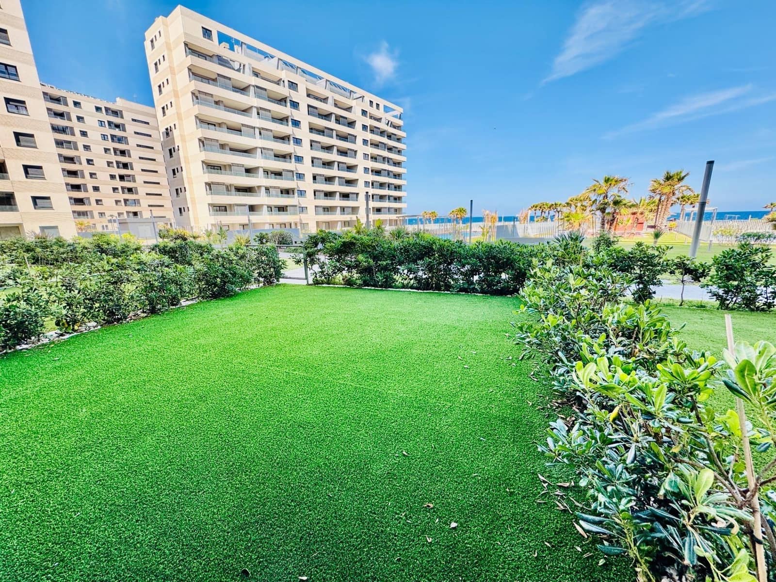 2 slaapkamer Appartement te koop in Torrevieja met zwembad - € 480.000 (Ref: 9831522)