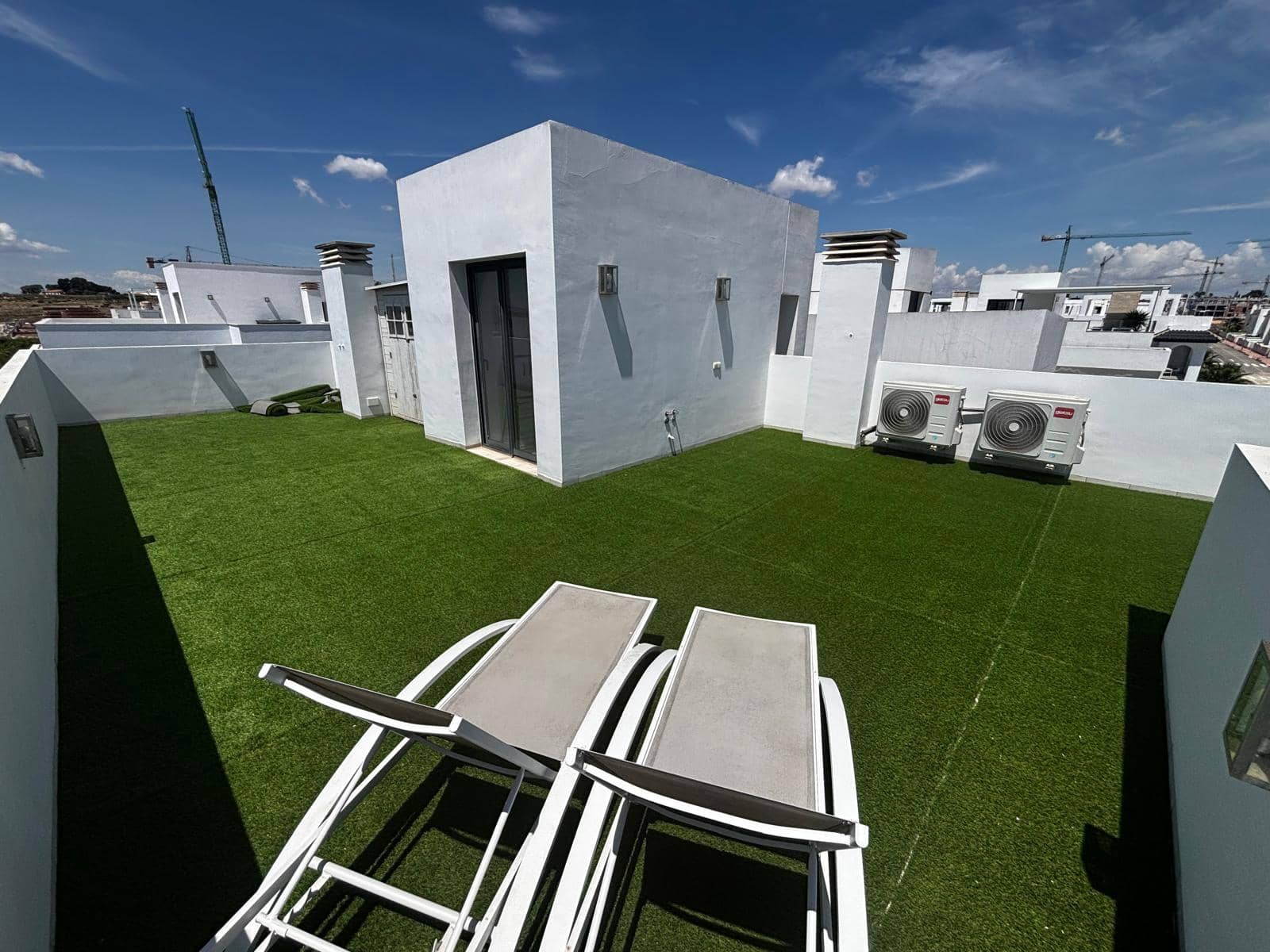 4 makuuhuone Huvila myytävänä paikassa Ciudad Quesada mukana uima-altaan - 549 000 € (Ref: 9846231)