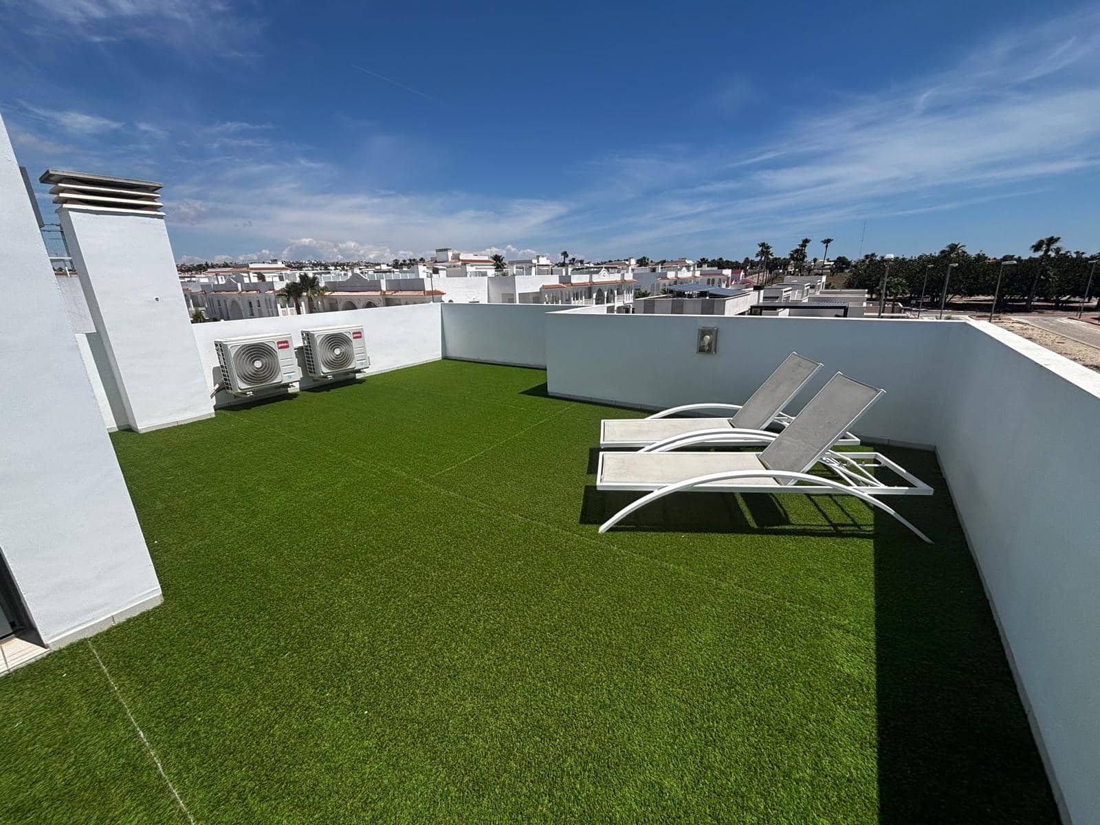 4 makuuhuone Huvila myytävänä paikassa Ciudad Quesada mukana uima-altaan - 549 000 € (Ref: 9846231)