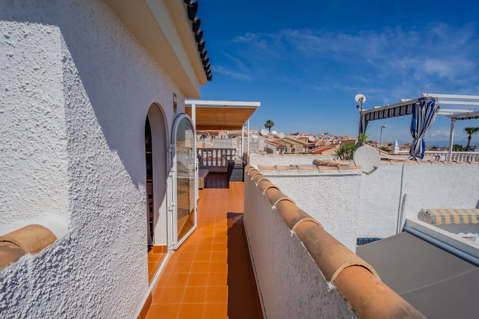 2 slaapkamer Halfvrijstaande villa te koop in Ciudad Quesada met zwembad - € 225.000 (Ref: 9847601)