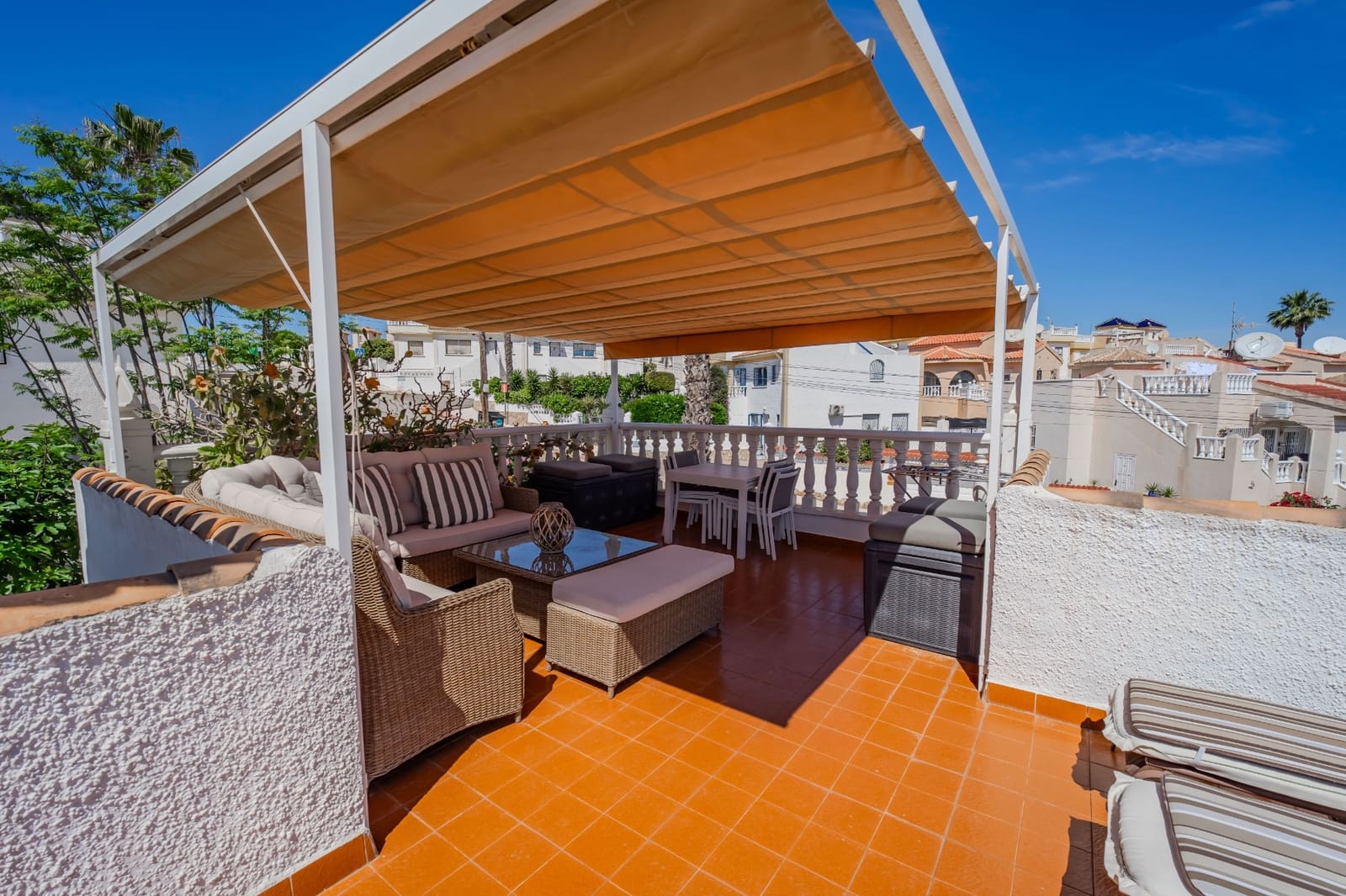 2 slaapkamer Halfvrijstaande villa te koop in Ciudad Quesada met zwembad - € 225.000 (Ref: 9847601)
