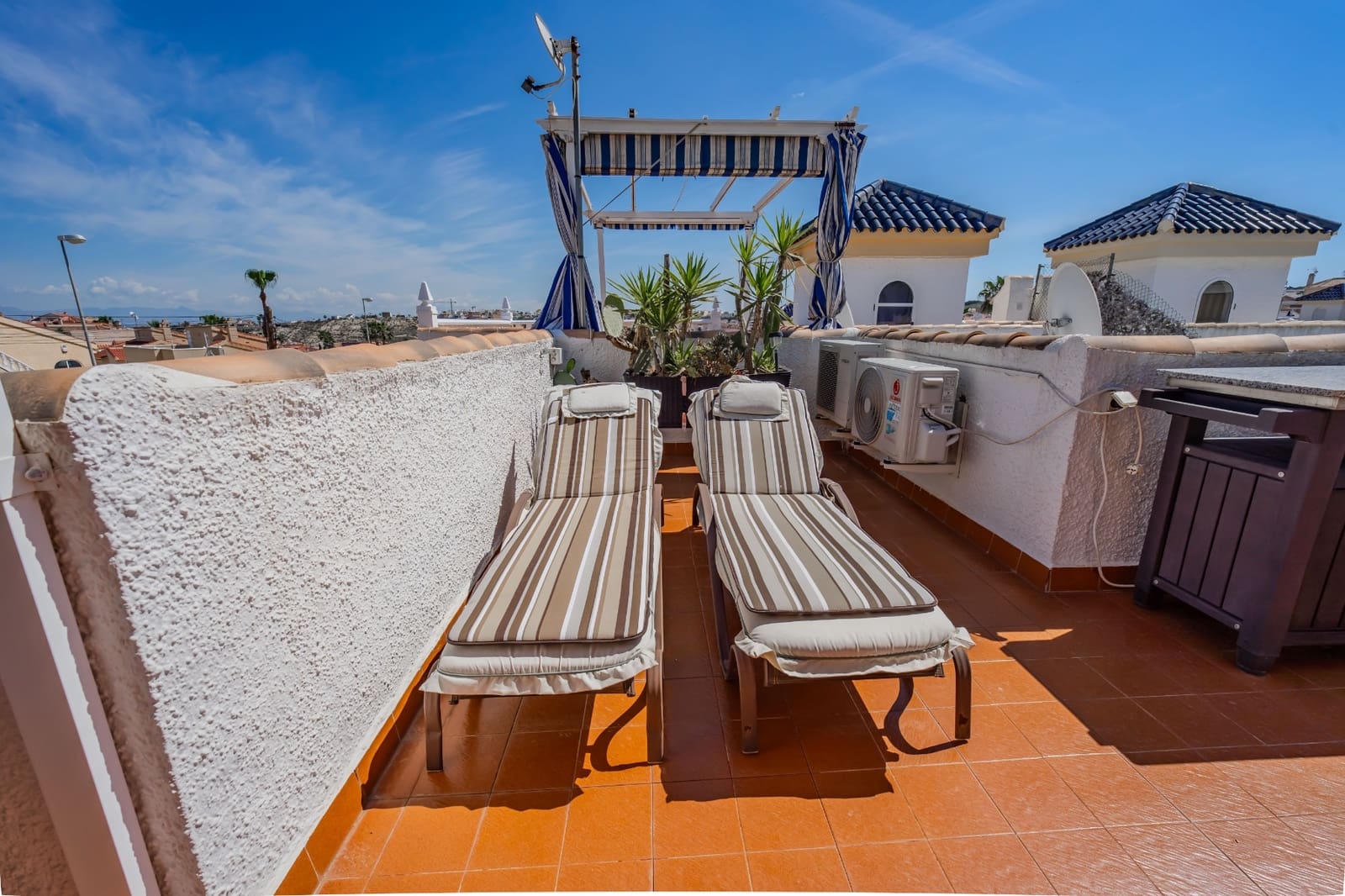 2 slaapkamer Halfvrijstaande villa te koop in Ciudad Quesada met zwembad - € 225.000 (Ref: 9847601)